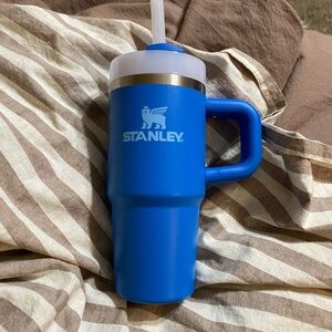 Stanley Azure Tumbler with Handle